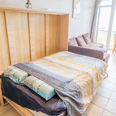 Contemporary Apartment In Oostende With Balcony Экстерьер фото