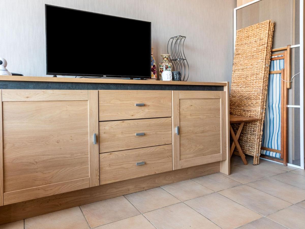 Contemporary Apartment In Oostende With Balcony Экстерьер фото