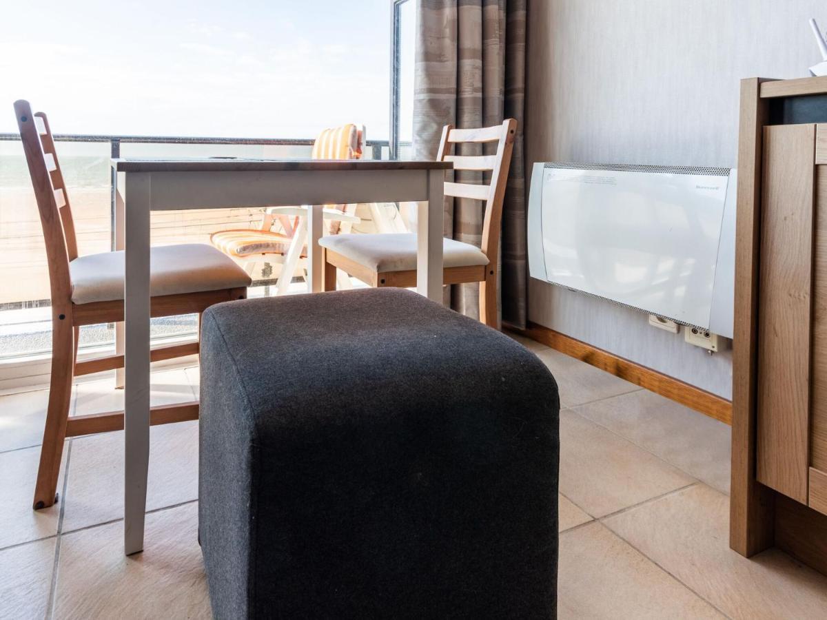 Contemporary Apartment In Oostende With Balcony Экстерьер фото