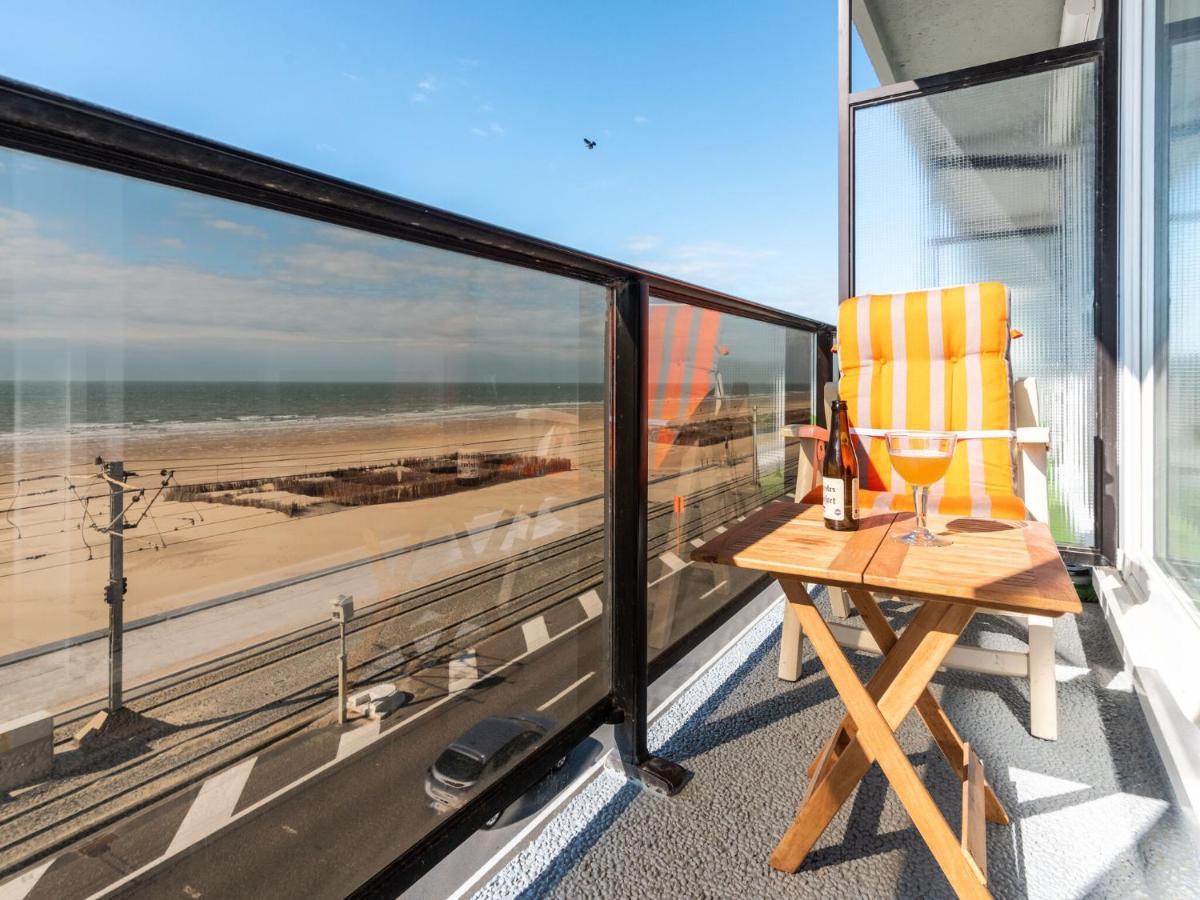 Contemporary Apartment In Oostende With Balcony Экстерьер фото