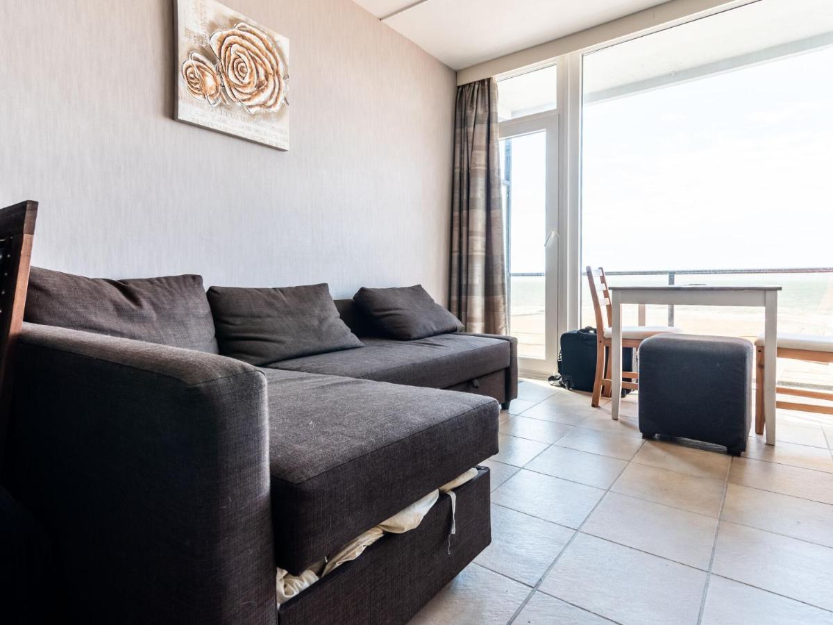 Contemporary Apartment In Oostende With Balcony Экстерьер фото