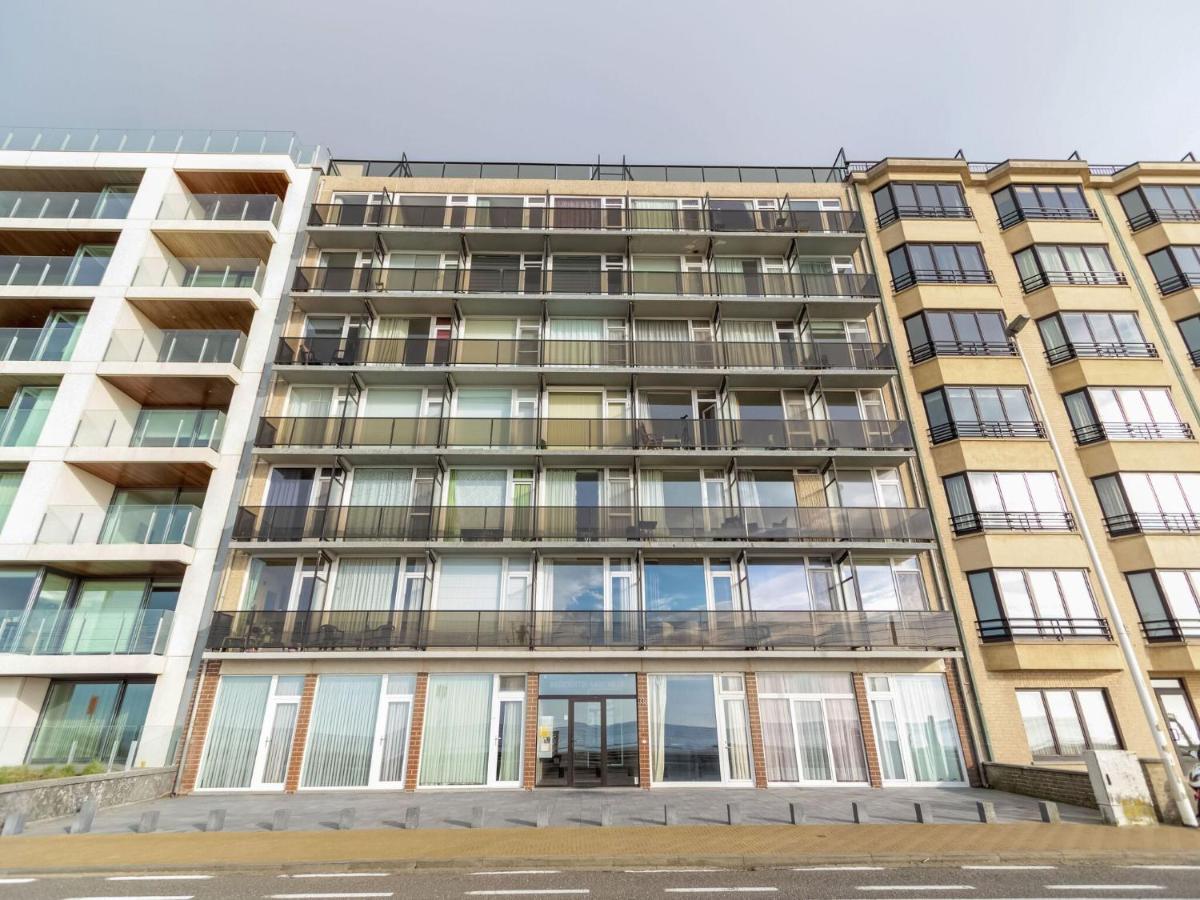 Contemporary Apartment In Oostende With Balcony Экстерьер фото