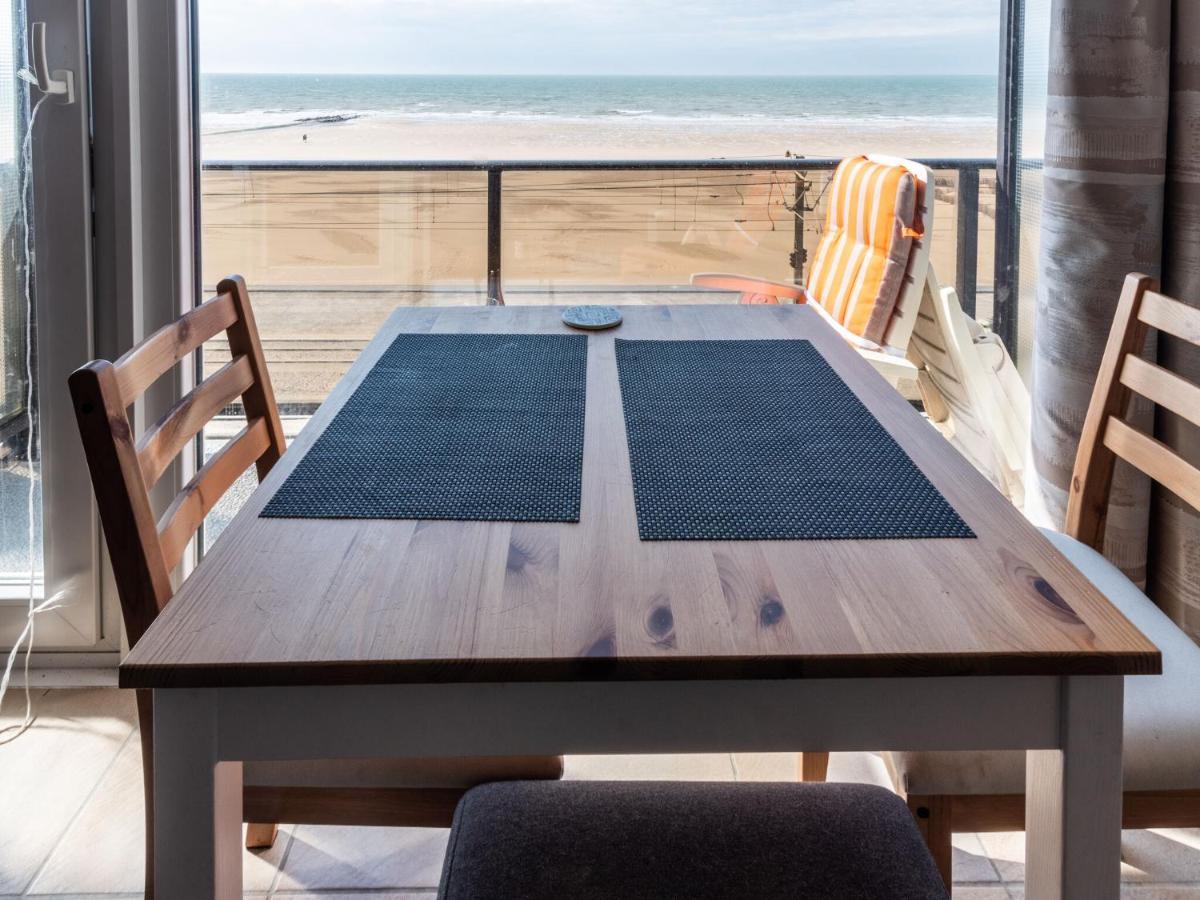 Contemporary Apartment In Oostende With Balcony Экстерьер фото