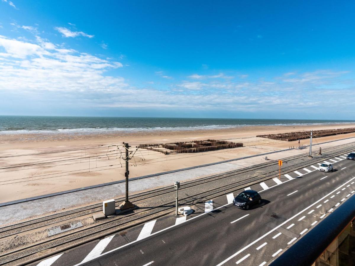 Contemporary Apartment In Oostende With Balcony Экстерьер фото